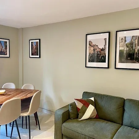 Spacious Group In * Antibes